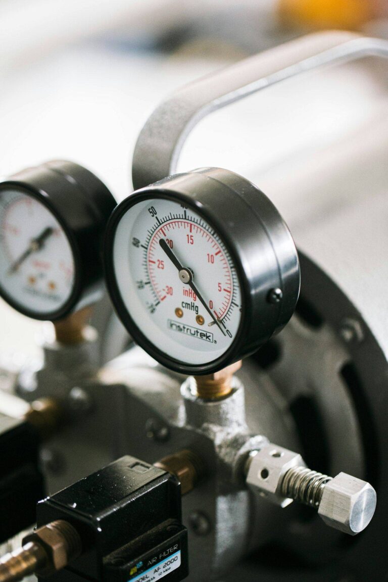 Pressure gauge used for calibration