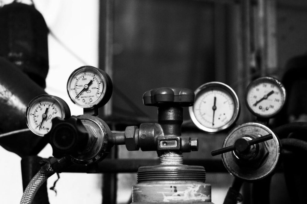 Pressure gauges on workshop equipment