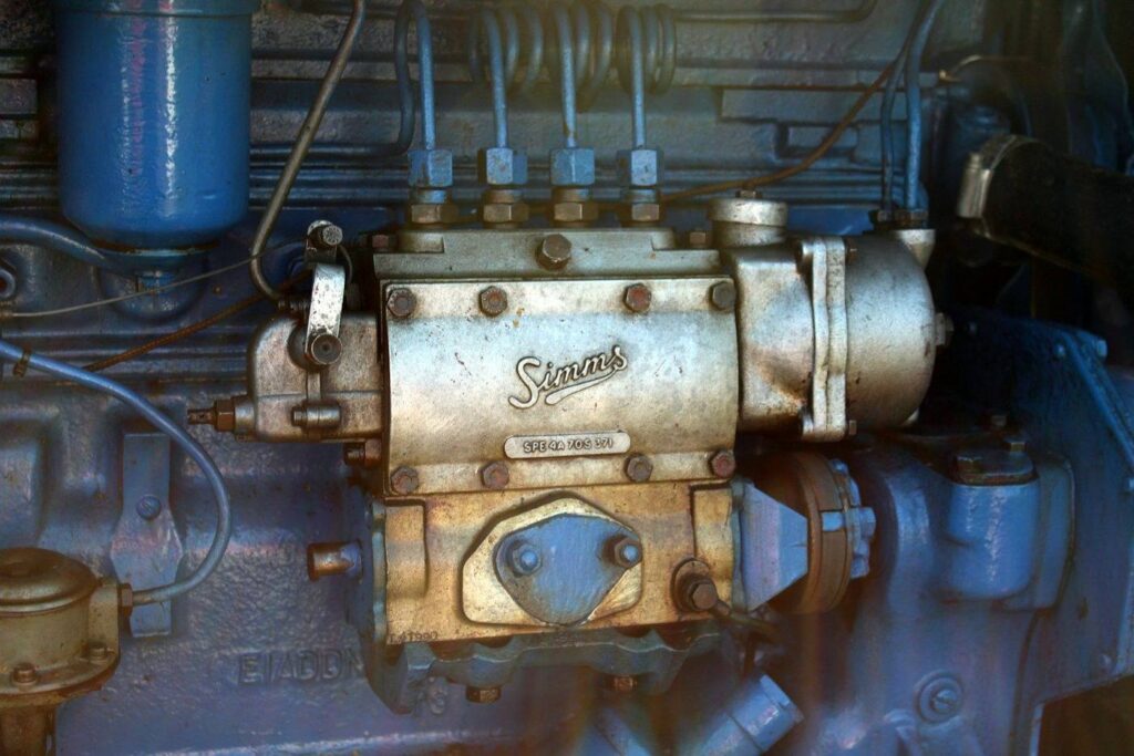 Inline diesel injection pump fitted on an engine
