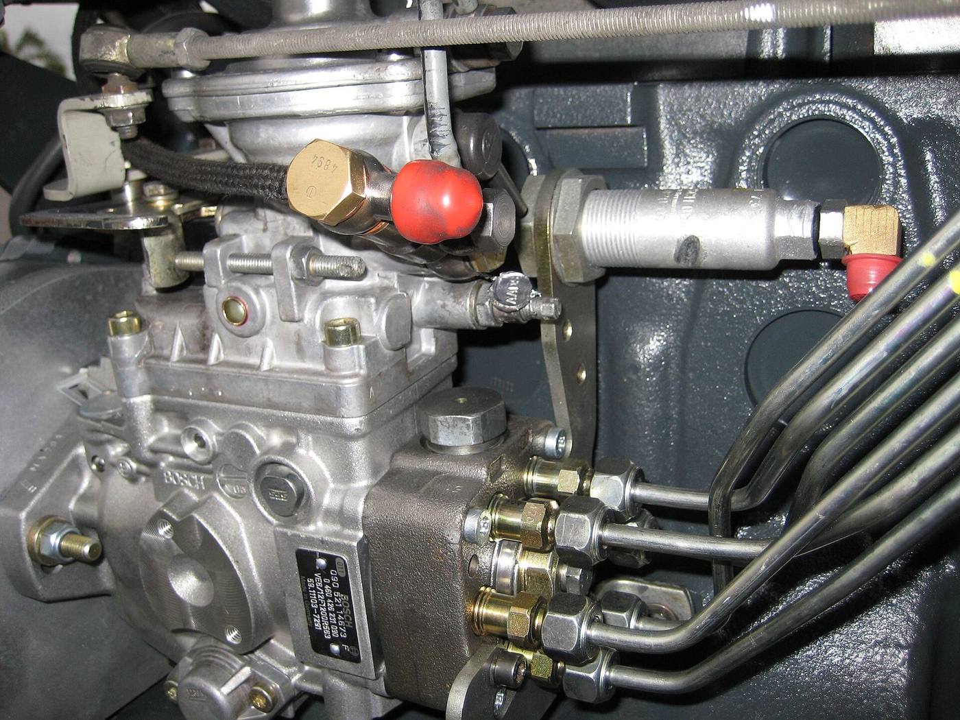 Reconditioned distributor injection pump